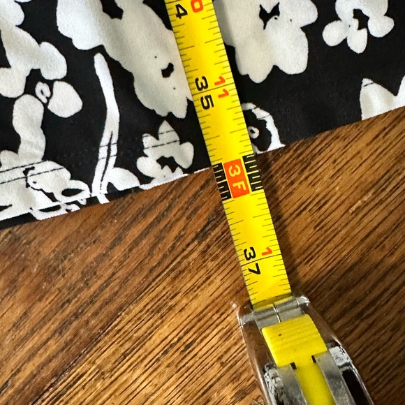 Chico's Diagonal Black and White Floral Skirt Pull On Flowing Size 4 XXL 20 - Picture 5 of 7